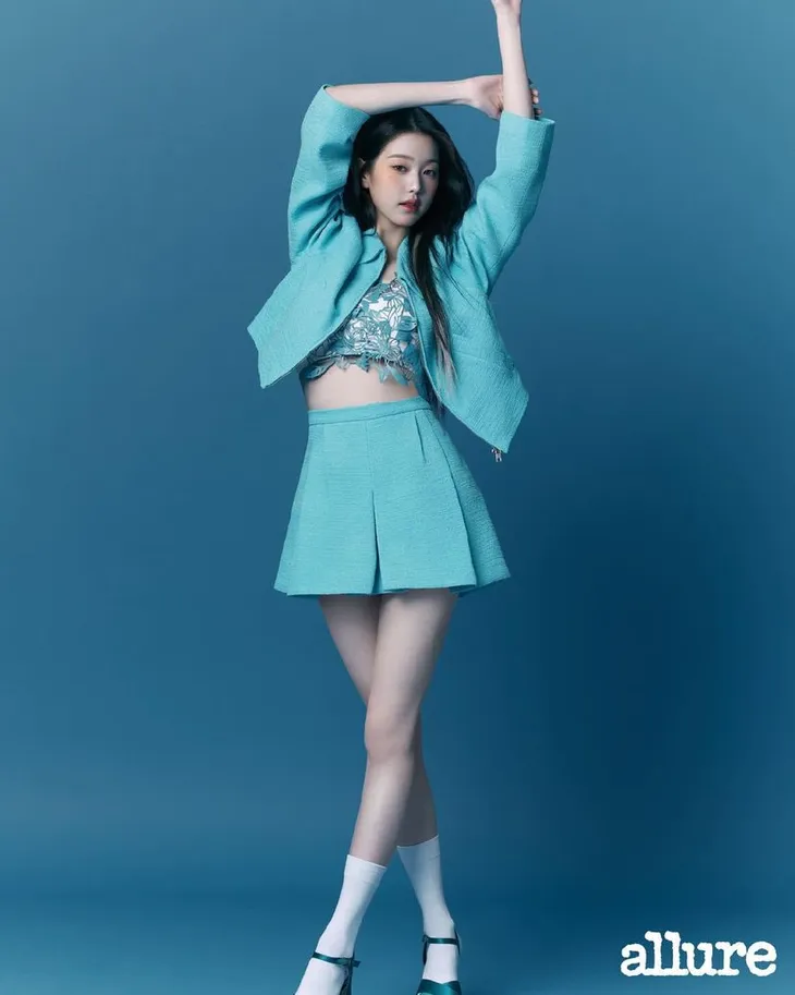 Những ngôi sao K-Pop thế hệ mới tạo xu hướng thời trang - Ảnh 1. Những ngôi sao K-Pop thế hệ mới tạo xu hướng thời trang - Ảnh 1.