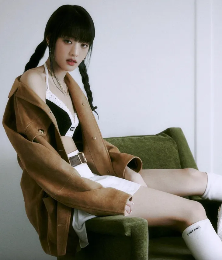 Những ngôi sao K-Pop thế hệ mới tạo xu hướng thời trang - Ảnh 5. Những ngôi sao K-Pop thế hệ mới tạo xu hướng thời trang - Ảnh 5.