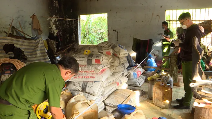Bình Thuận: Điều tra làm rõ vụ khai thác khoáng sản trái phép quy mô lớn - Ảnh 3. Bình Thuận: Điều tra làm rõ vụ khai thác khoáng sản trái phép quy mô lớn - Ảnh 3.