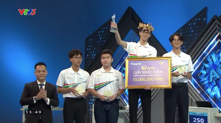 Đường lên đỉnh Olympia: Nam sinh Thanh Hóa toàn thắng, giành giải Nhất tuần - Ảnh 10. Đường lên đỉnh Olympia: Nam sinh Thanh Hóa toàn thắng, giành giải Nhất tuần - Ảnh 10.