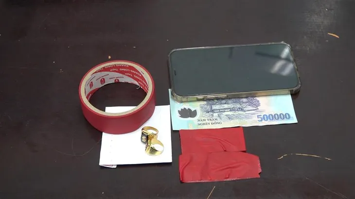 Nhanh chóng truy bắt đối tượng cướp tiệm vàng tại Bình Thuận - Ảnh 1. Nhanh chóng truy bắt đối tượng cướp tiệm vàng tại Bình Thuận - Ảnh 1.