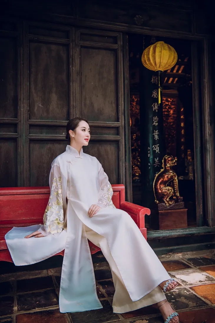 Bốn mùa thay lá trong bộ sưu tập “Màu thời gian” của em gái cố nhạc sĩ Trịnh Công Sơn - Ảnh 2. Bốn mùa thay lá trong bộ sưu tập “Màu thời gian” của em gái cố nhạc sĩ Trịnh Công Sơn - Ảnh 2.