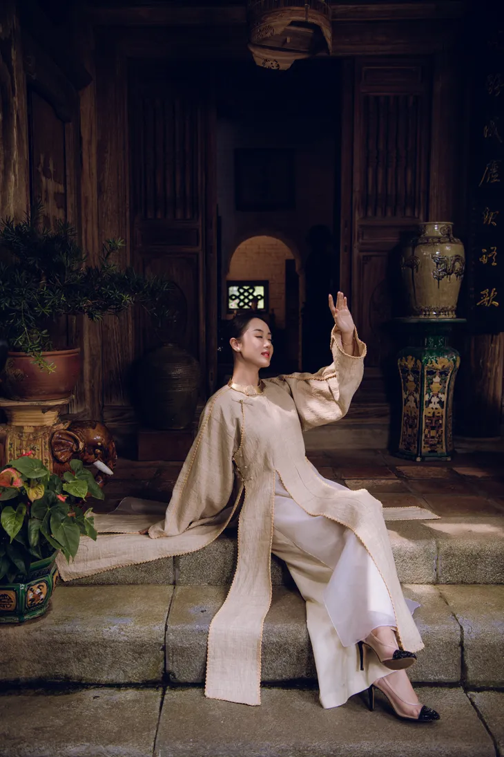 Bốn mùa thay lá trong bộ sưu tập “Màu thời gian” của em gái cố nhạc sĩ Trịnh Công Sơn - Ảnh 5. Bốn mùa thay lá trong bộ sưu tập “Màu thời gian” của em gái cố nhạc sĩ Trịnh Công Sơn - Ảnh 5.