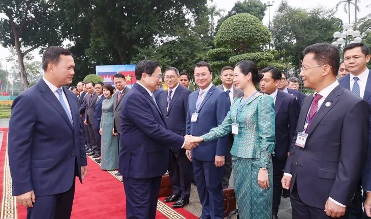 Thủ tướng Phạm Minh Chính chủ trì Lễ đón Thủ tướng Campuchia thăm chính thức Việt Nam - Ảnh 5. Thủ tướng Phạm Minh Chính chủ trì Lễ đón Thủ tướng Campuchia thăm chính thức Việt Nam - Ảnh 5.