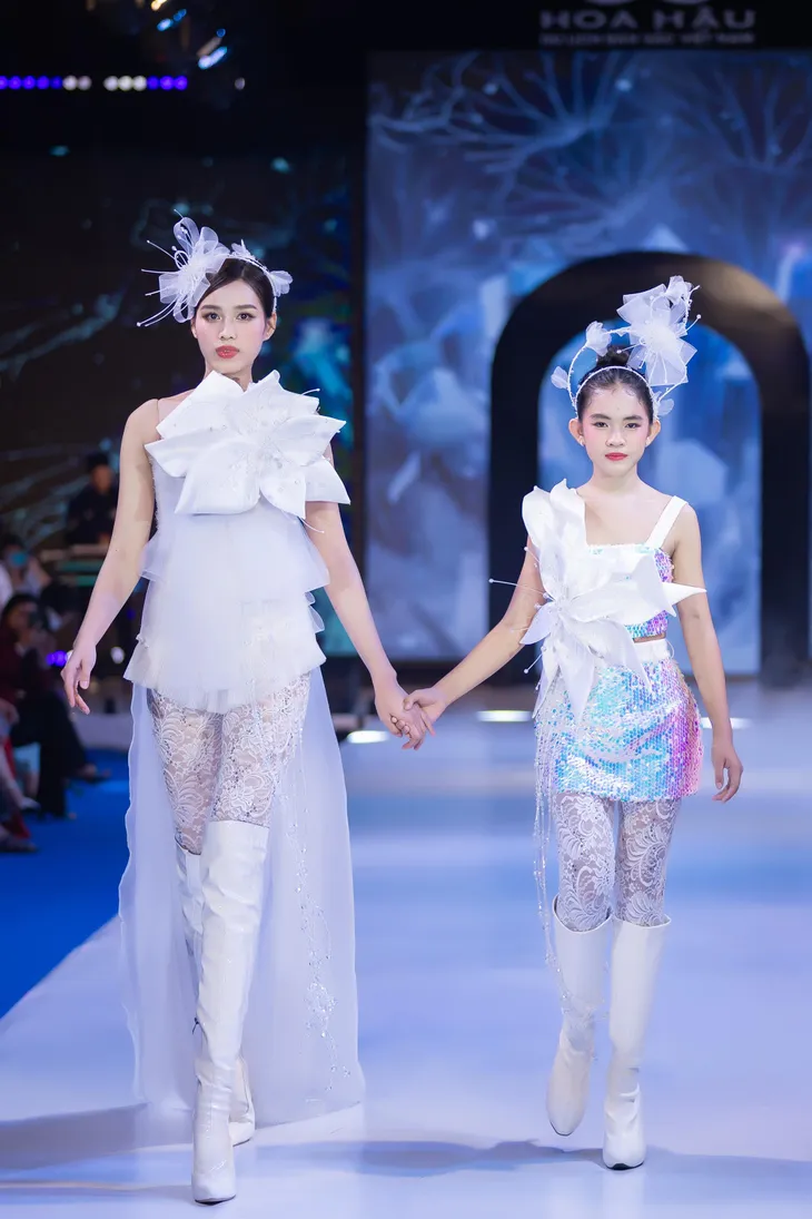 Tham gia diễn Lụa về miền ký ức, Hoa hậu Đỗ Thị Hà phủ nhận tin đồn từ bỏ showbiz - Ảnh 1.