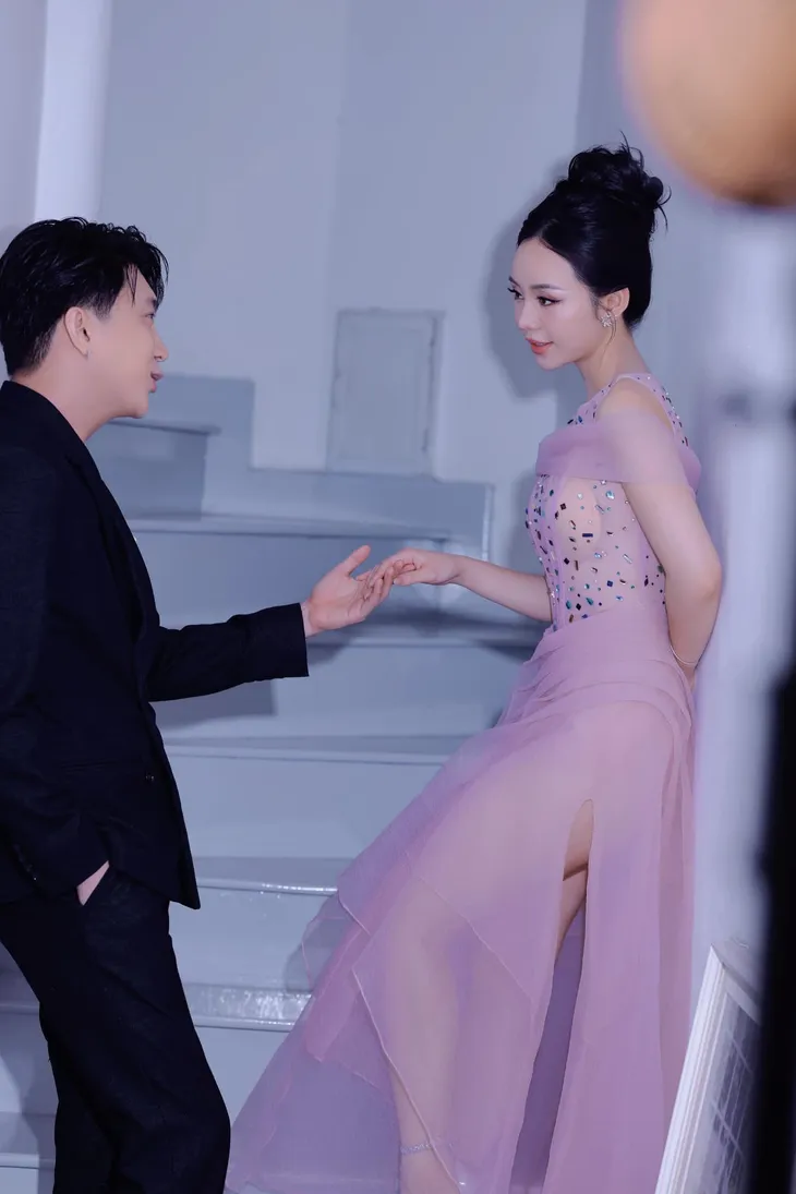 Ảnh cưới cực lãng mạn của Quỳnh Kool - B Trần Chúng ta của 8 năm sau - Ảnh 12. Ảnh cưới cực lãng mạn của Quỳnh Kool - B Trần Chúng ta của 8 năm sau - Ảnh 12.