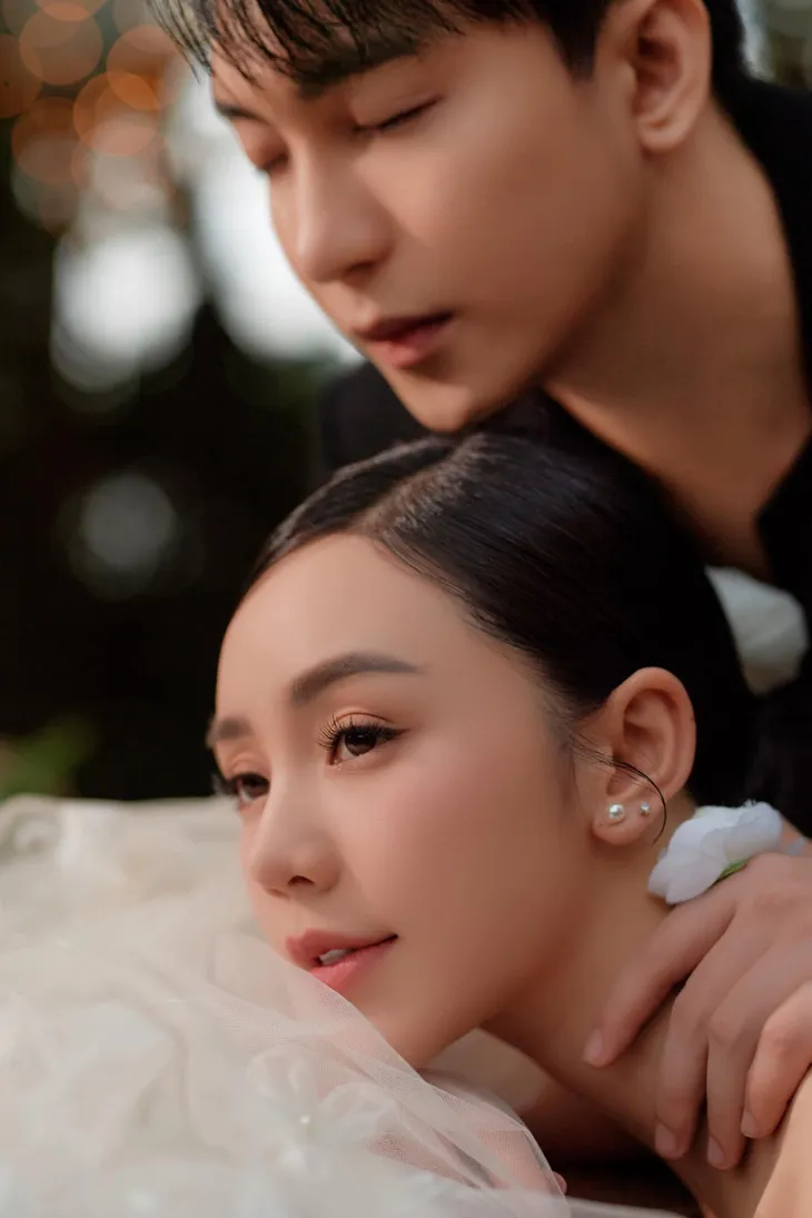 Ảnh cưới cực lãng mạn của Quỳnh Kool - B Trần Chúng ta của 8 năm sau - Ảnh 4. Ảnh cưới cực lãng mạn của Quỳnh Kool - B Trần Chúng ta của 8 năm sau - Ảnh 4.