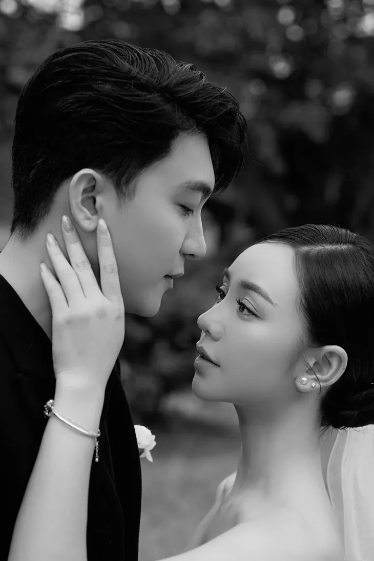 Ảnh cưới cực lãng mạn của Quỳnh Kool - B Trần Chúng ta của 8 năm sau - Ảnh 2. Ảnh cưới cực lãng mạn của Quỳnh Kool - B Trần Chúng ta của 8 năm sau - Ảnh 2.