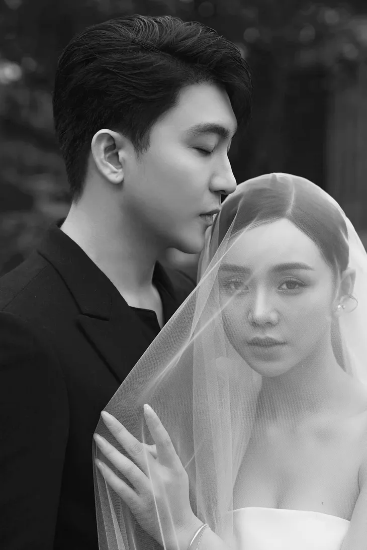 Ảnh cưới cực lãng mạn của Quỳnh Kool - B Trần Chúng ta của 8 năm sau - Ảnh 1. Ảnh cưới cực lãng mạn của Quỳnh Kool - B Trần Chúng ta của 8 năm sau - Ảnh 1.