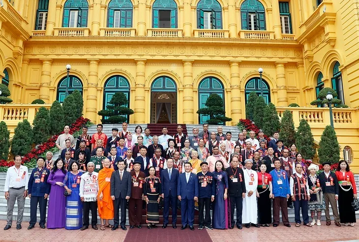 Chủ tịch nước: Phát huy vai trò già làng, trưởng bản, người có uy tín trong cộng đồng dân tộc - Ảnh 3. Chủ tịch nước: Phát huy vai trò già làng, trưởng bản, người có uy tín trong cộng đồng dân tộc - Ảnh 3.