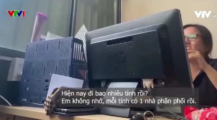 Xúc xích kém chất lượng bày bán trước cổng trường, vào nhà ăn khu công nghiệp - Ảnh 5.