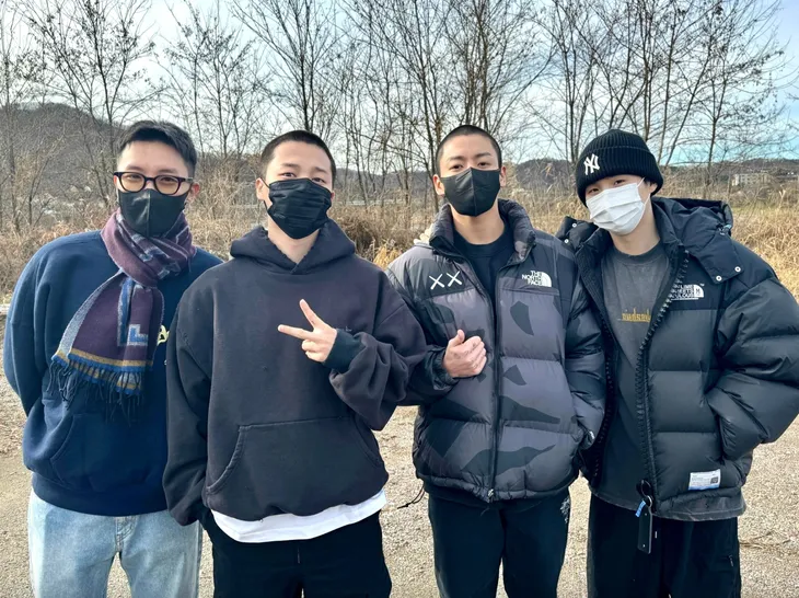 Jimin và Jungkook là hai thành viên cuối cùng của BTS nhập ngũ - Ảnh 1.