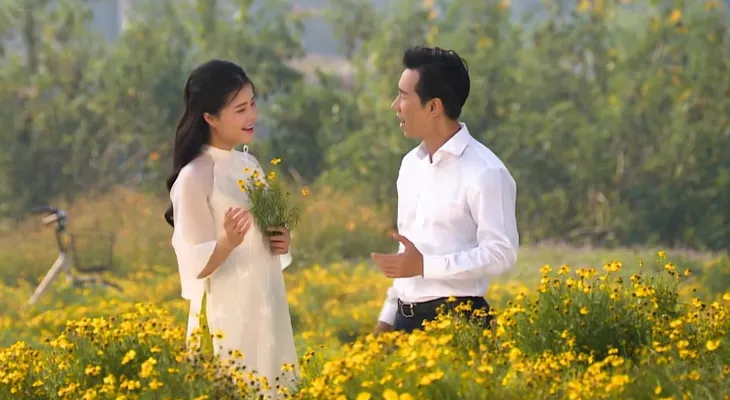 Hơi thở mùa Xuân ngập tràn trong MV mới của Lê Anh Dũng - Phạm Thùy Linh - Ảnh 2. Hơi thở mùa Xuân ngập tràn trong MV mới của Lê Anh Dũng - Phạm Thùy Linh - Ảnh 2.