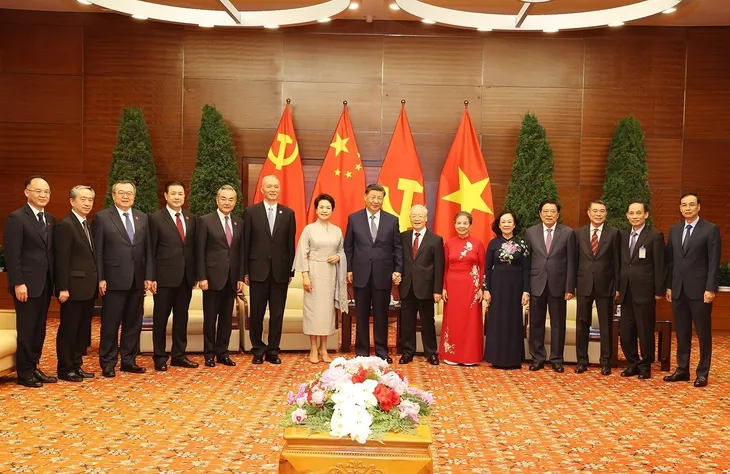 Tổng Bí thư Nguyễn Phú Trọng chia tay Tổng Bí thư, Chủ tịch nước Trung Quốc Tập Cận Bình - Ảnh 2. Tổng Bí thư Nguyễn Phú Trọng chia tay Tổng Bí thư, Chủ tịch nước Trung Quốc Tập Cận Bình - Ảnh 2.