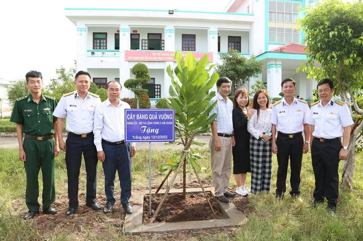 Tăng cường tuyên truyền biển, đảo trong tình hình mới - Ảnh 5. Tăng cường tuyên truyền biển, đảo trong tình hình mới - Ảnh 5.