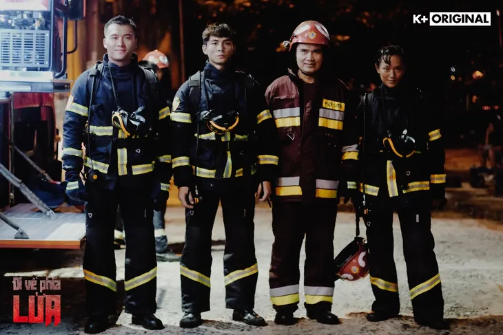 Remake từ Tears On Fire, phim Đi về phía lửa kể câu chuyện cảm động về nghề lính cứu hoả - Ảnh 2. Remake từ Tears On Fire, phim Đi về phía lửa kể câu chuyện cảm động về nghề lính cứu hoả - Ảnh 2.