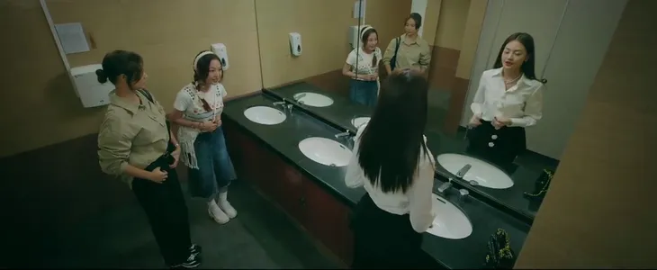 Chúng ta của 8 năm sau - Tập 18: Gặp lại sau 8 năm, Dương lạnh lùng nhờ Lâm hãy coi như người dưng - Ảnh 7. Chúng ta của 8 năm sau - Tập 18: Gặp lại sau 8 năm, Dương lạnh lùng nhờ Lâm hãy coi như người dưng - Ảnh 7.