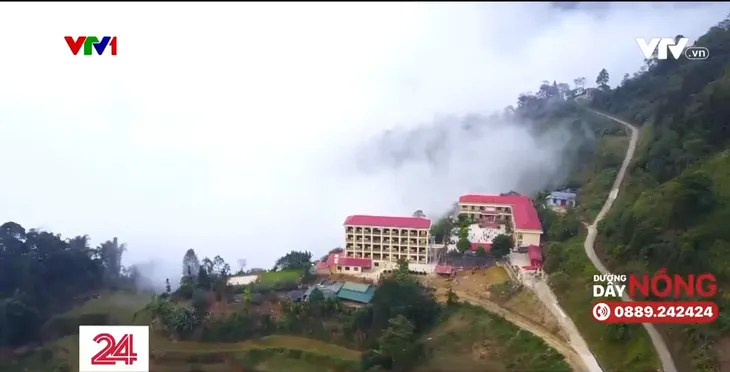 Bất thường bữa ăn bán trú vùng cao: 11 học sinh ăn 2 gói mì tôm chan cơm - Ảnh 1. Bất thường bữa ăn bán trú vùng cao: 11 học sinh ăn 2 gói mì tôm chan cơm - Ảnh 1.
