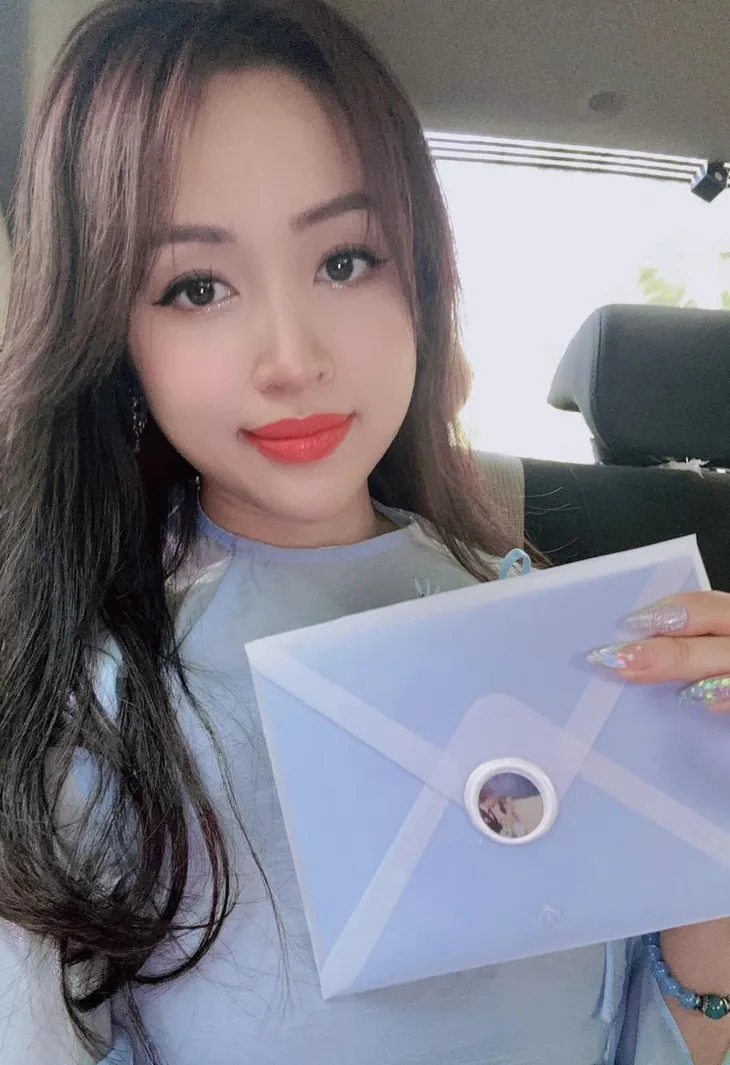 Khu vườn ngập hoa trái của Mỹ Tâm, MC Thanh Vân Hugo gửi thiệp cưới tới bạn bè - Ảnh 2. Khu vườn ngập hoa trái của Mỹ Tâm, MC Thanh Vân Hugo gửi thiệp cưới tới bạn bè - Ảnh 2.