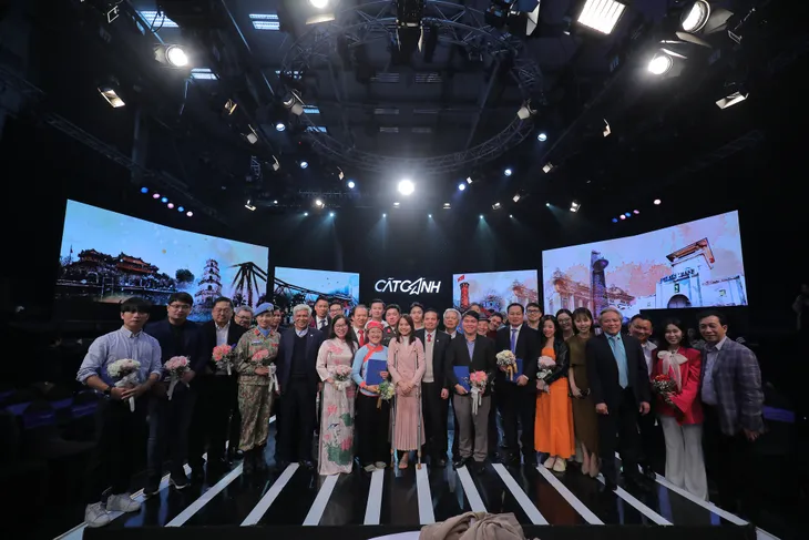 Gala Cất cánh 2023: 47 diễn giả, khách mời hội ngộ và những câu chuyện truyền lửa - Ảnh 1. Gala Cất cánh 2023: 47 diễn giả, khách mời hội ngộ và những câu chuyện truyền lửa - Ảnh 1.