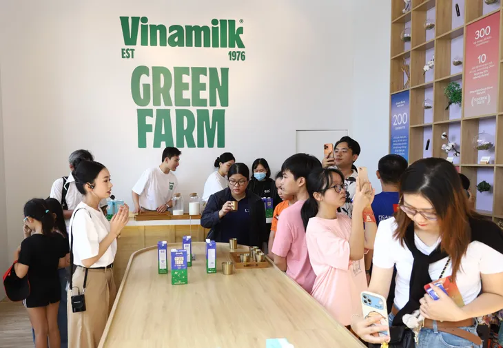 Vinamilk gây ấn tượng với màn ra mắt sữa tươi Green Farm hội tụ công nghệ đột phá - Ảnh 1. Vinamilk gây ấn tượng với màn ra mắt sữa tươi Green Farm hội tụ công nghệ đột phá - Ảnh 1.