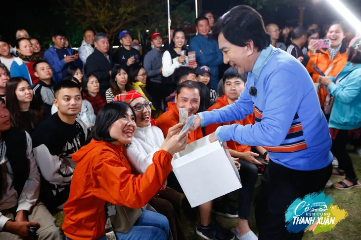 Có hẹn cùng thanh xuân - Vẽ ước mơ: “Biệt đội siêu ngầu” trao yêu thương tới các em nhỏ vùng cao Xéo Sà Lủng - Ảnh 6. Có hẹn cùng thanh xuân - Vẽ ước mơ: “Biệt đội siêu ngầu” trao yêu thương tới các em nhỏ vùng cao Xéo Sà Lủng - Ảnh 6.