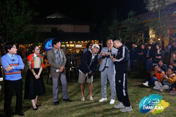 Có hẹn cùng thanh xuân - Vẽ ước mơ: “Biệt đội siêu ngầu” trao yêu thương tới các em nhỏ vùng cao Xéo Sà Lủng - Ảnh 8. Có hẹn cùng thanh xuân - Vẽ ước mơ: “Biệt đội siêu ngầu” trao yêu thương tới các em nhỏ vùng cao Xéo Sà Lủng - Ảnh 8.