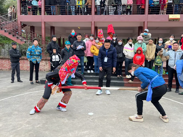 Nhộn nhịp Lễ hội hoa sở Bình Liêu - Ảnh 4. Nhộn nhịp Lễ hội hoa sở Bình Liêu - Ảnh 4.