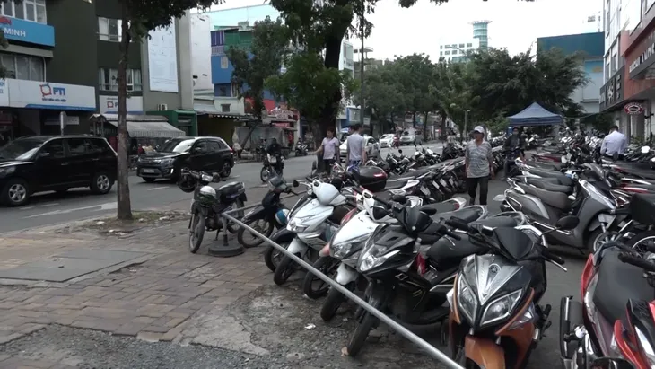 TP Hồ Chí Minh chi 220 tỷ đồng nâng cấp vỉa hè, hẻm trung tâm - Ảnh 1. TP Hồ Chí Minh chi 220 tỷ đồng nâng cấp vỉa hè, hẻm trung tâm - Ảnh 1.