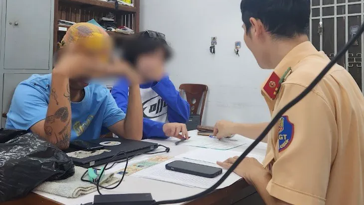 CSGT TP Hồ Chí Minh xử phạt người vi phạm qua video trên mạng xã hội - Ảnh 1. CSGT TP Hồ Chí Minh xử phạt người vi phạm qua video trên mạng xã hội - Ảnh 1.