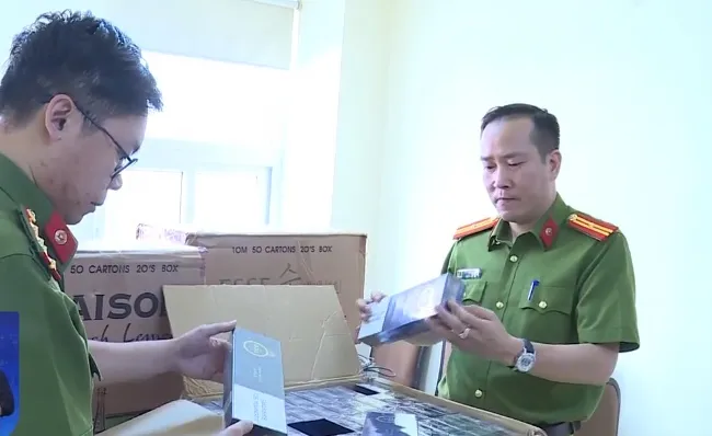 Hàng giả, hàng nhái gia tăng dịp cuối năm - Ảnh 4. Hàng giả, hàng nhái gia tăng dịp cuối năm - Ảnh 4.