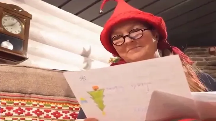 Trẻ em đang gấp rút gửi thư đến ông già Noel - Ảnh 1. Trẻ em đang gấp rút gửi thư đến ông già Noel - Ảnh 1.