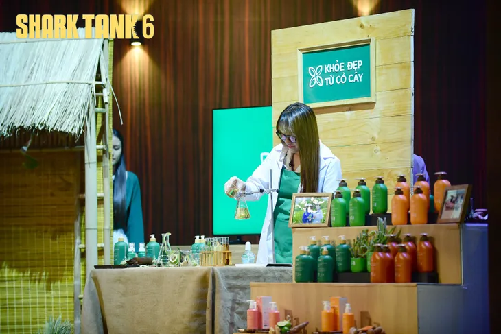 Shark Tank - Tập 12: Startup thu về hơn 100 tỷ đồng/ năm, khiến 4 cá mập tranh giành - Ảnh 3. Shark Tank - Tập 12: Startup thu về hơn 100 tỷ đồng/ năm, khiến 4 cá mập tranh giành - Ảnh 3.
