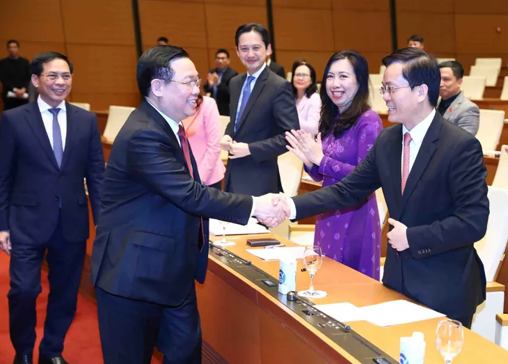 Chủ tịch Quốc hội gặp mặt các Đại sứ, Trưởng cơ quan đại diện ngoại giao Việt Nam ở nước ngoài - Ảnh 1. Chủ tịch Quốc hội gặp mặt các Đại sứ, Trưởng cơ quan đại diện ngoại giao Việt Nam ở nước ngoài - Ảnh 1.