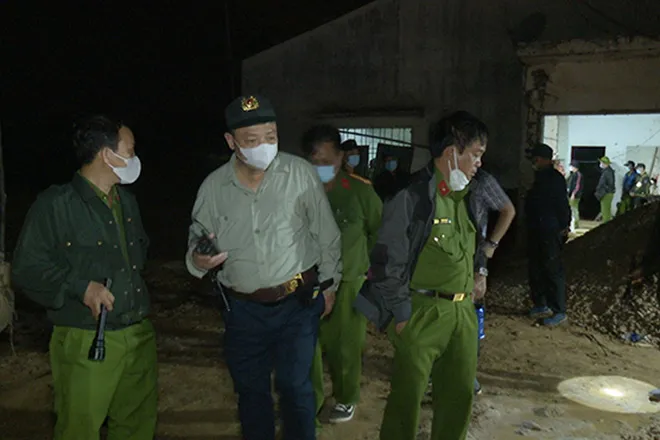 Bình Thuận: Khởi tố 13 bị can sử dụng chất cấm khai thác vàng trái phép - Ảnh 1. Bình Thuận: Khởi tố 13 bị can sử dụng chất cấm khai thác vàng trái phép - Ảnh 1.