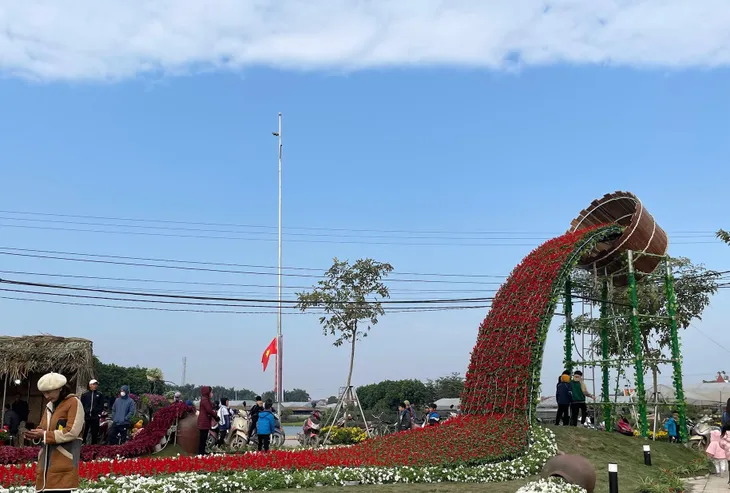 Lễ hội hoa Xuân Quan 2023 thu hút đông đảo du khách - Ảnh 3. Lễ hội hoa Xuân Quan 2023 thu hút đông đảo du khách - Ảnh 3.