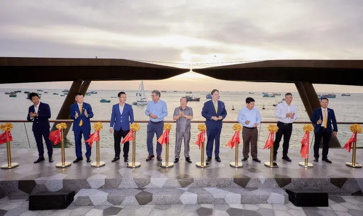 Sau Cầu Vàng, Cầu Hôn sẽ toả sáng - Ảnh 1. Sau Cầu Vàng, Cầu Hôn sẽ toả sáng - Ảnh 1.