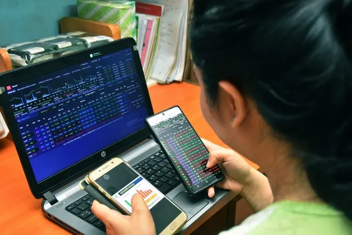 Dừng huy động tiền từ tài khoản chứng khoán: “Phòng bệnh hơn chữa bệnh” - Ảnh 1. Dừng huy động tiền từ tài khoản chứng khoán: “Phòng bệnh hơn chữa bệnh” - Ảnh 1.