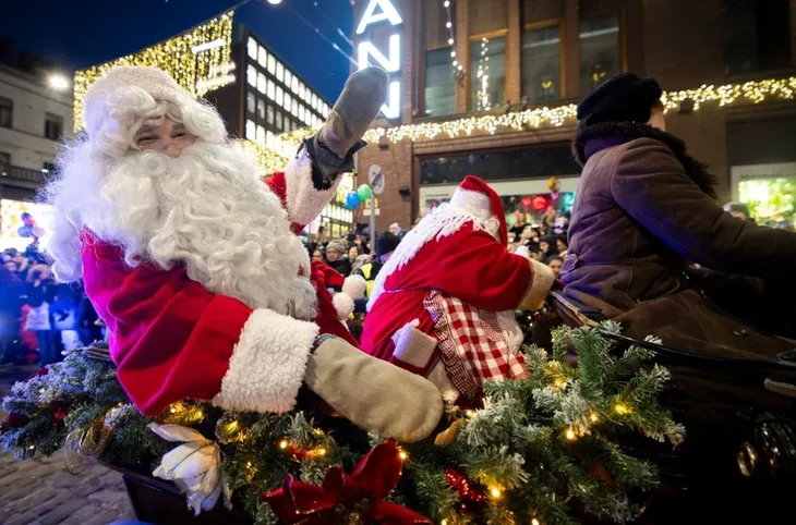 Ông già Noel bắt đầu hành trình phát quà cho trẻ em khắp thế giới - Ảnh 1. Ông già Noel bắt đầu hành trình phát quà cho trẻ em khắp thế giới - Ảnh 1.