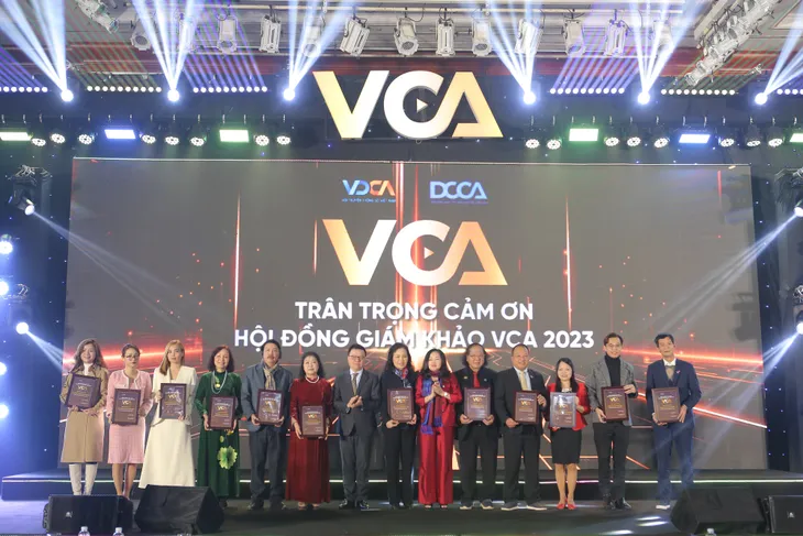 Giải thưởng VCA 2023: Vinh danh 15 cá nhân, đơn vị sáng tạo nội dung số xuất sắc - Ảnh 2. Giải thưởng VCA 2023: Vinh danh 15 cá nhân, đơn vị sáng tạo nội dung số xuất sắc - Ảnh 2.