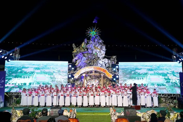 Nam Định: Không khí Giáng sinh nhiều màu sắc ở xứ đạo - Ảnh 12. Nam Định: Không khí Giáng sinh nhiều màu sắc ở xứ đạo - Ảnh 12.
