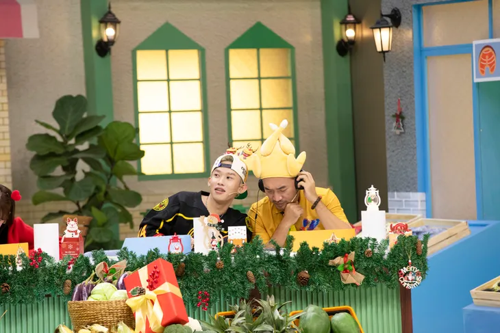 Hari Won kỷ niệm 7 năm ngày cưới cùng Trấn Thành trên sóng truyền hình - Ảnh 10. Hari Won kỷ niệm 7 năm ngày cưới cùng Trấn Thành trên sóng truyền hình - Ảnh 10.