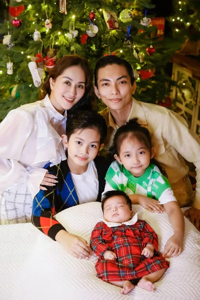 Thanh Sơn - Khả Ngân hẹn hò, nhiều sao Việt chọn đón Giáng sinh cùng gia đình - Ảnh 7. Thanh Sơn - Khả Ngân hẹn hò, nhiều sao Việt chọn đón Giáng sinh cùng gia đình - Ảnh 7.
