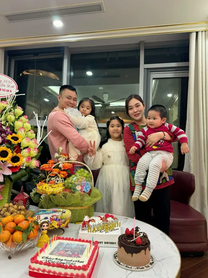 Thanh Sơn - Khả Ngân hẹn hò, nhiều sao Việt chọn đón Giáng sinh cùng gia đình - Ảnh 12. Thanh Sơn - Khả Ngân hẹn hò, nhiều sao Việt chọn đón Giáng sinh cùng gia đình - Ảnh 12.