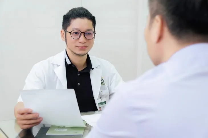 Người đồng tính nam cần khám sức khỏe nam khoa định kỳ - Ảnh 1. Người đồng tính nam cần khám sức khỏe nam khoa định kỳ - Ảnh 1.