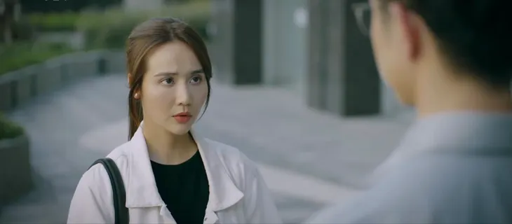 Chúng ta của 8 năm sau - Tập 23: Tiểu tam diện đồ ướt quyến rũ Tùng, Dương từ chối tình cảm của bác sĩ Tuấn - Ảnh 3.