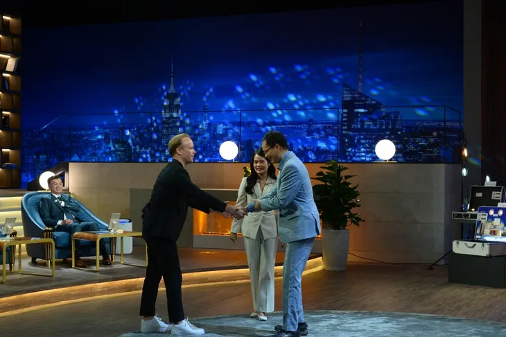 Sau chốt deal Shark Tank, Shark Tuệ Lâm giải ngân 100.000 USD cho startup HuePress - Ảnh 1. Sau chốt deal Shark Tank, Shark Tuệ Lâm giải ngân 100.000 USD cho startup HuePress - Ảnh 1.