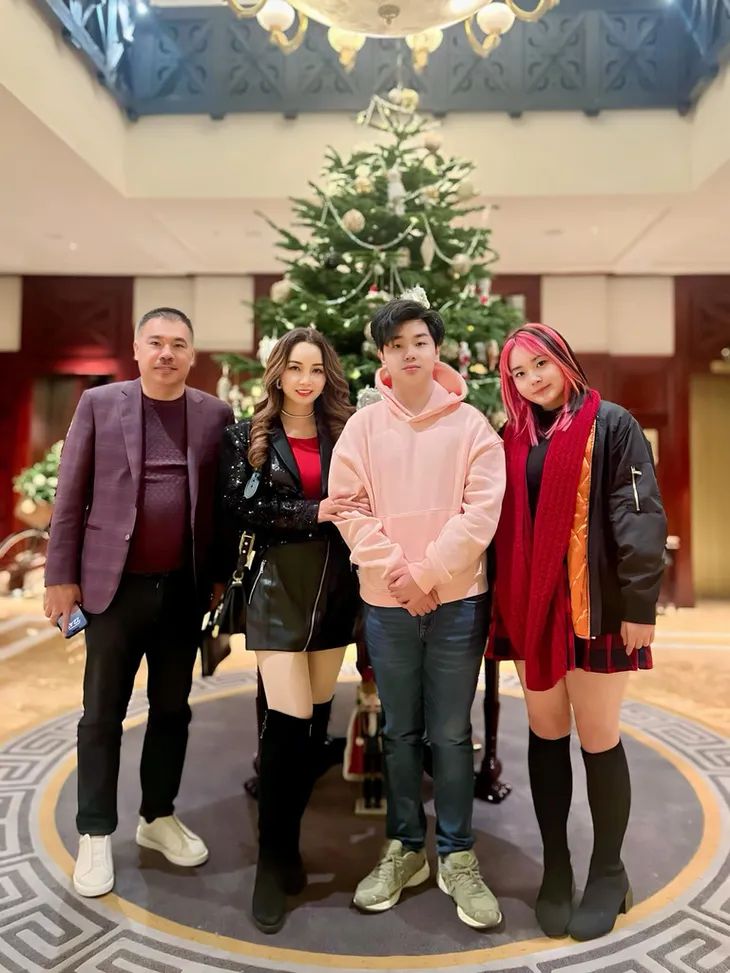 Chi Pu tham gia show đón giao thừa ở Trung Quốc, Vân Hugo tiết lộ quy tắc cho khách mời dự đám cưới - Ảnh 7. Chi Pu tham gia show đón giao thừa ở Trung Quốc, Vân Hugo tiết lộ quy tắc cho khách mời dự đám cưới - Ảnh 7.