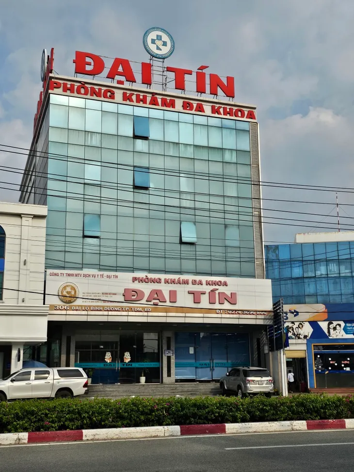 Đình chỉ 2 phòng khám đa khoa tư nhân ở Bình Dương - Ảnh 1. Đình chỉ 2 phòng khám đa khoa tư nhân ở Bình Dương - Ảnh 1.
