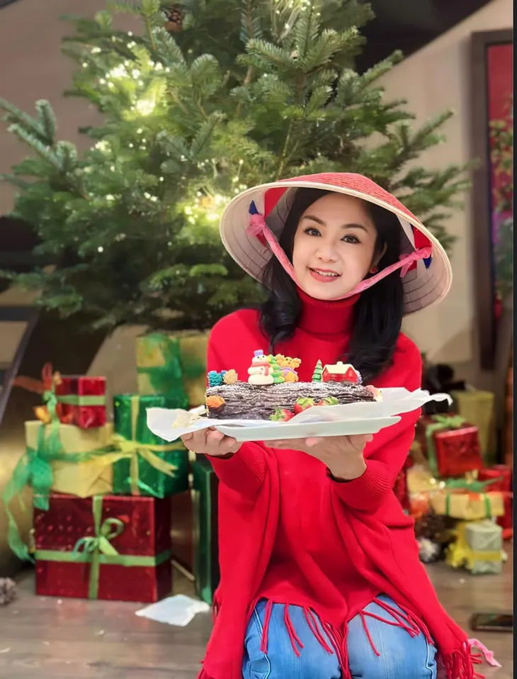 Chi Pu tham gia show đón giao thừa ở Trung Quốc, Vân Hugo tiết lộ quy tắc cho khách mời dự đám cưới - Ảnh 6. Chi Pu tham gia show đón giao thừa ở Trung Quốc, Vân Hugo tiết lộ quy tắc cho khách mời dự đám cưới - Ảnh 6.